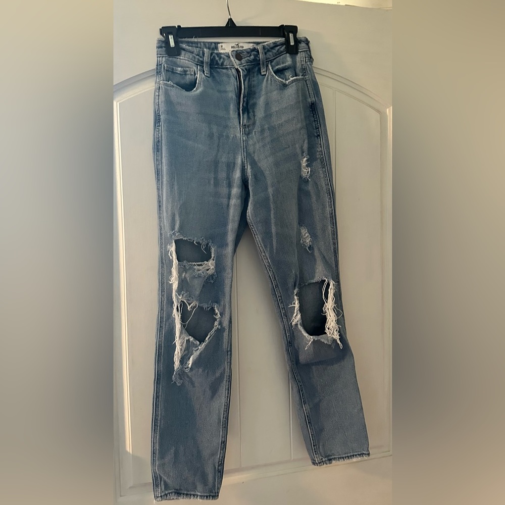 Hollister size 1R ripped jeans